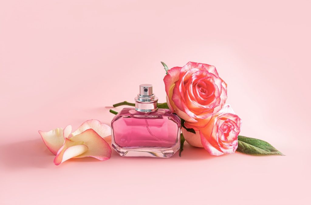 Floral perfumes for women: how to choose the perfect fragrance